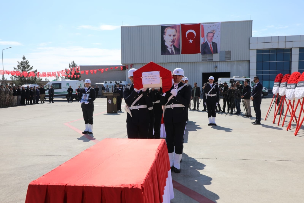 Şehit polisler melmeketlerine uğurlandı