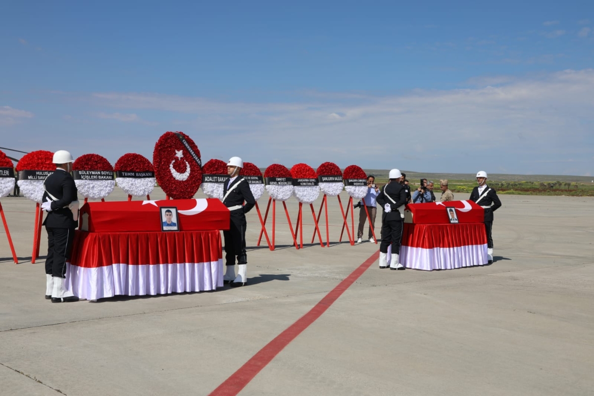 Şehit polisler melmeketlerine uğurlandı