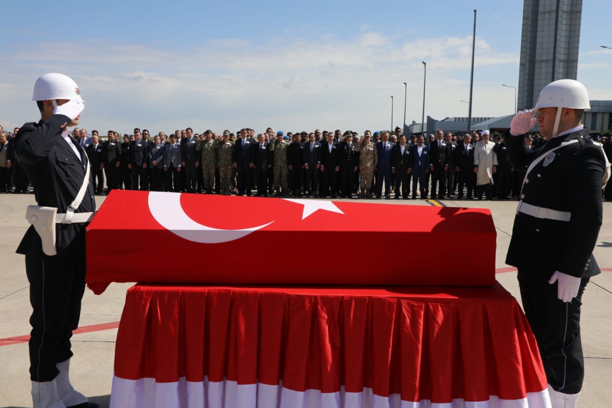Şehit polisler melmeketlerine uğurlandı