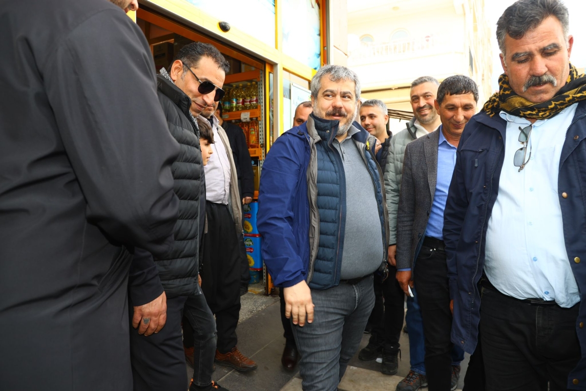 Şanlıurfa Bağımsız Milletvekili adayı Fatih Mehmet Bucak, Siverek'te esnafı ziyaret etti