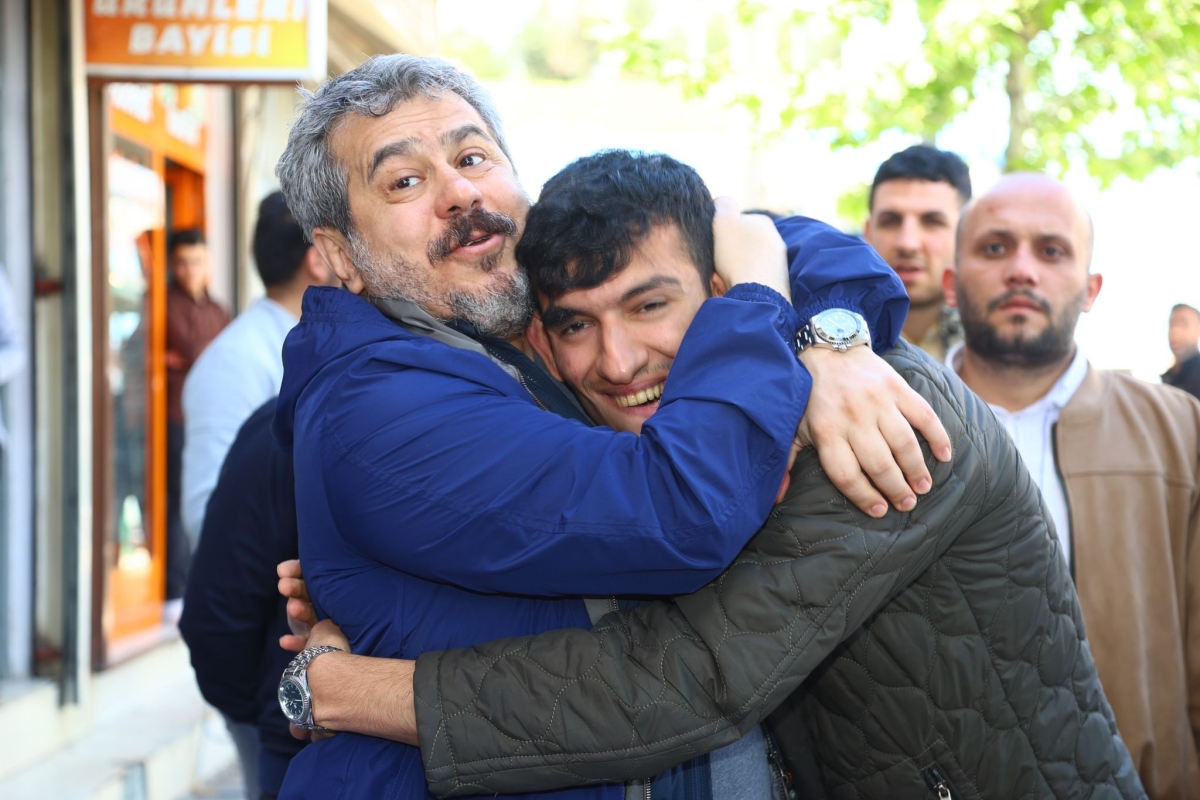 Şanlıurfa Bağımsız Milletvekili adayı Fatih Mehmet Bucak, Siverek'te esnafı ziyaret etti
