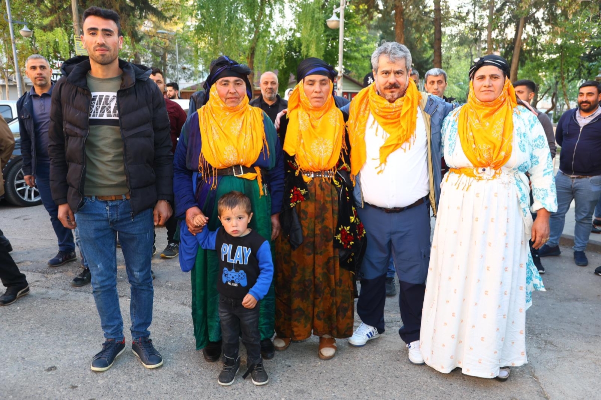 BUCAK, GÖNÜLLERE DOKUNMAYA DEVAM EDİYOR