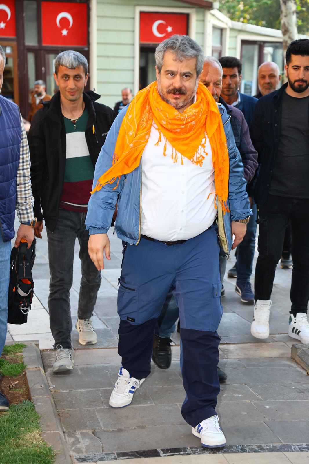 BUCAK, GÖNÜLLERE DOKUNMAYA DEVAM EDİYOR
