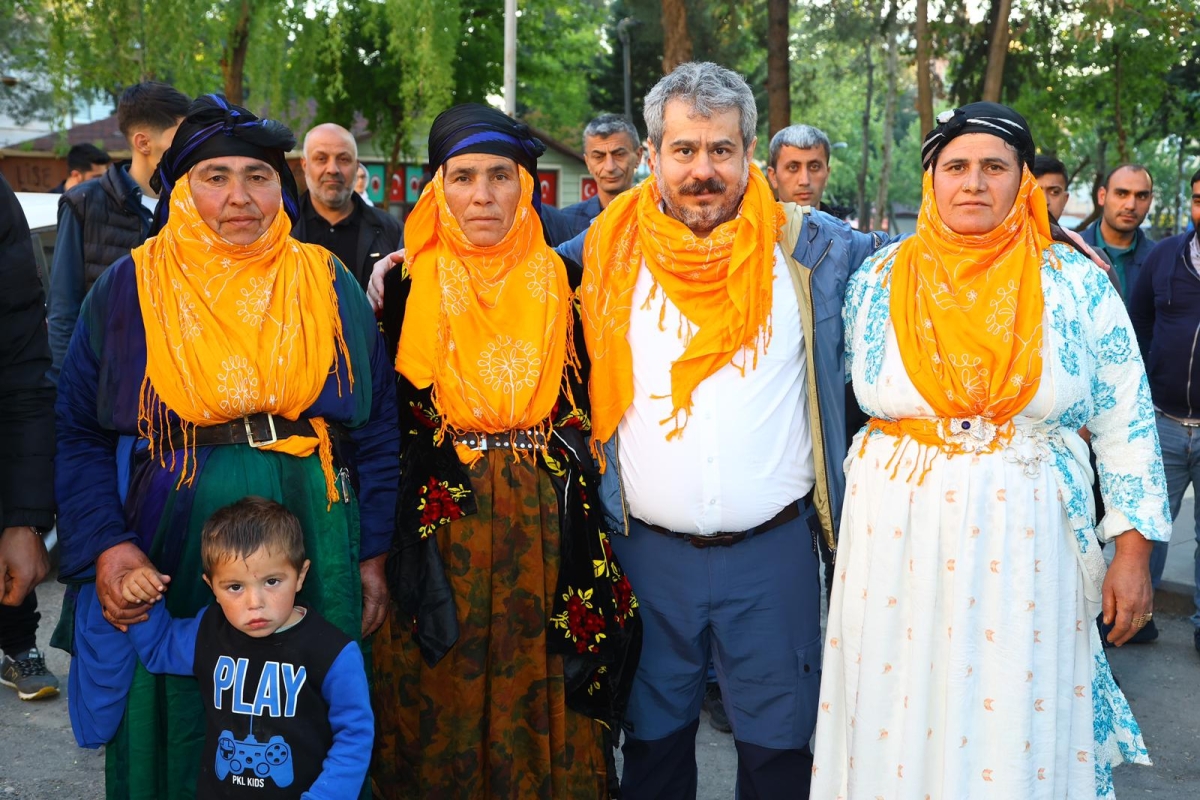 BUCAK, GÖNÜLLERE DOKUNMAYA DEVAM EDİYOR