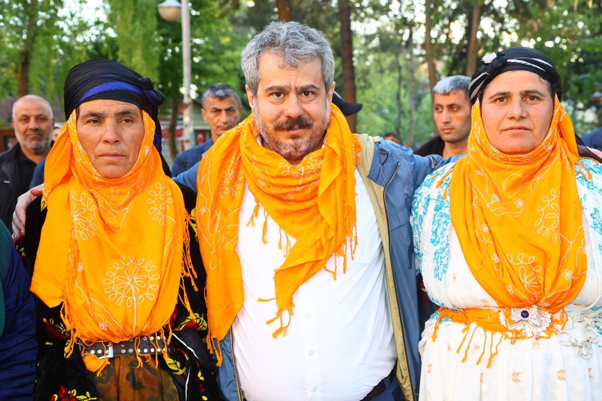 BUCAK, GÖNÜLLERE DOKUNMAYA DEVAM EDİYOR