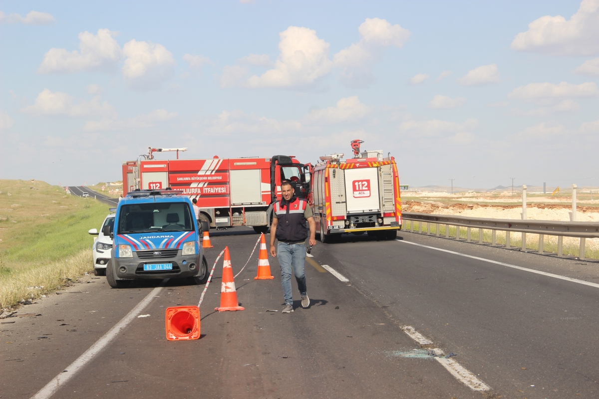 Şanlıurfa suruç yolunda feci kaza 6 ölü, 1 yaralı ,
