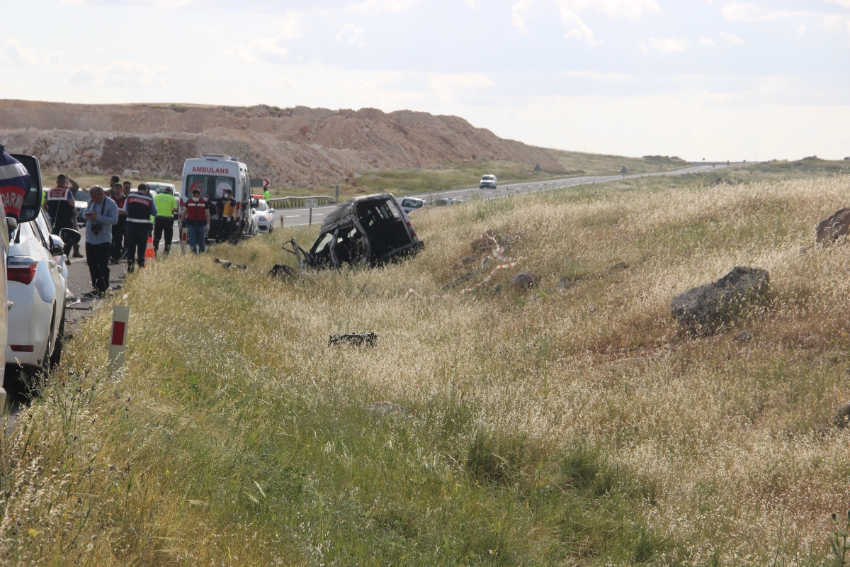 Şanlıurfa suruç yolunda feci kaza 6 ölü, 1 yaralı ,
