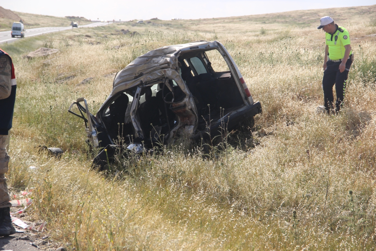 Şanlıurfa suruç yolunda feci kaza 6 ölü, 1 yaralı ,