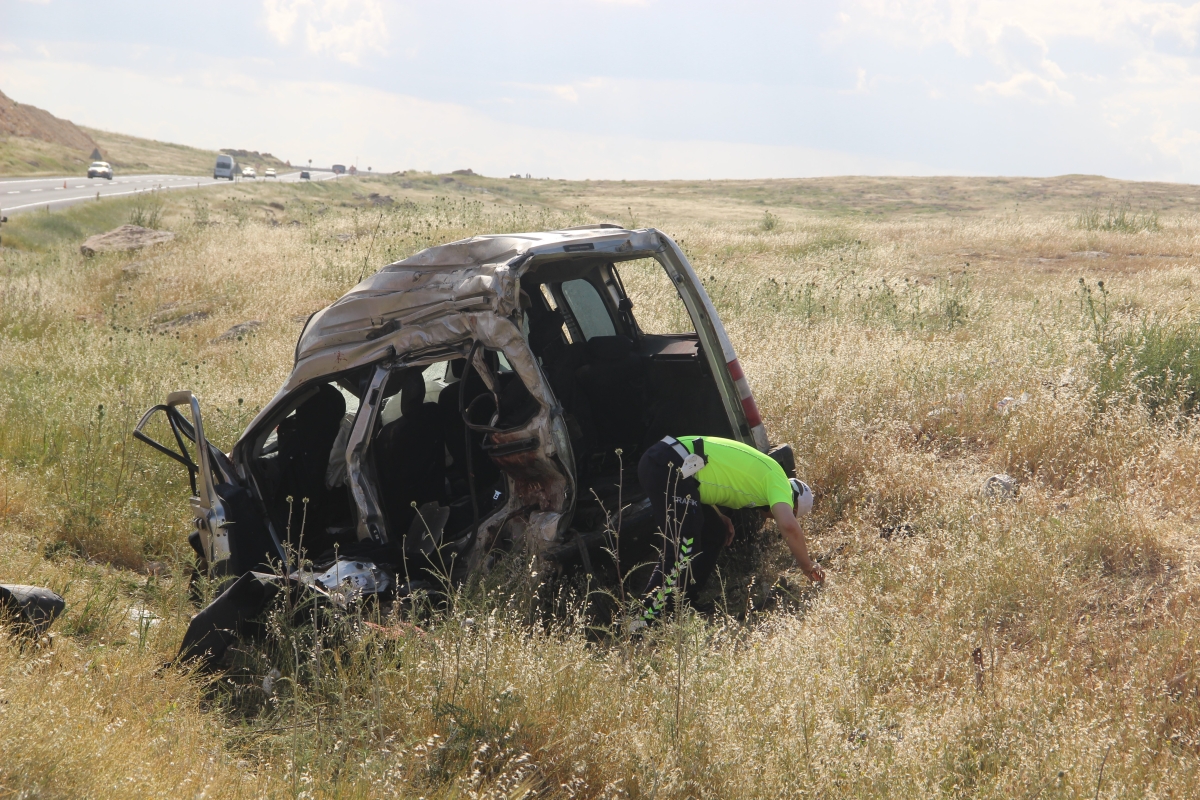Şanlıurfa suruç yolunda feci kaza 6 ölü, 1 yaralı ,