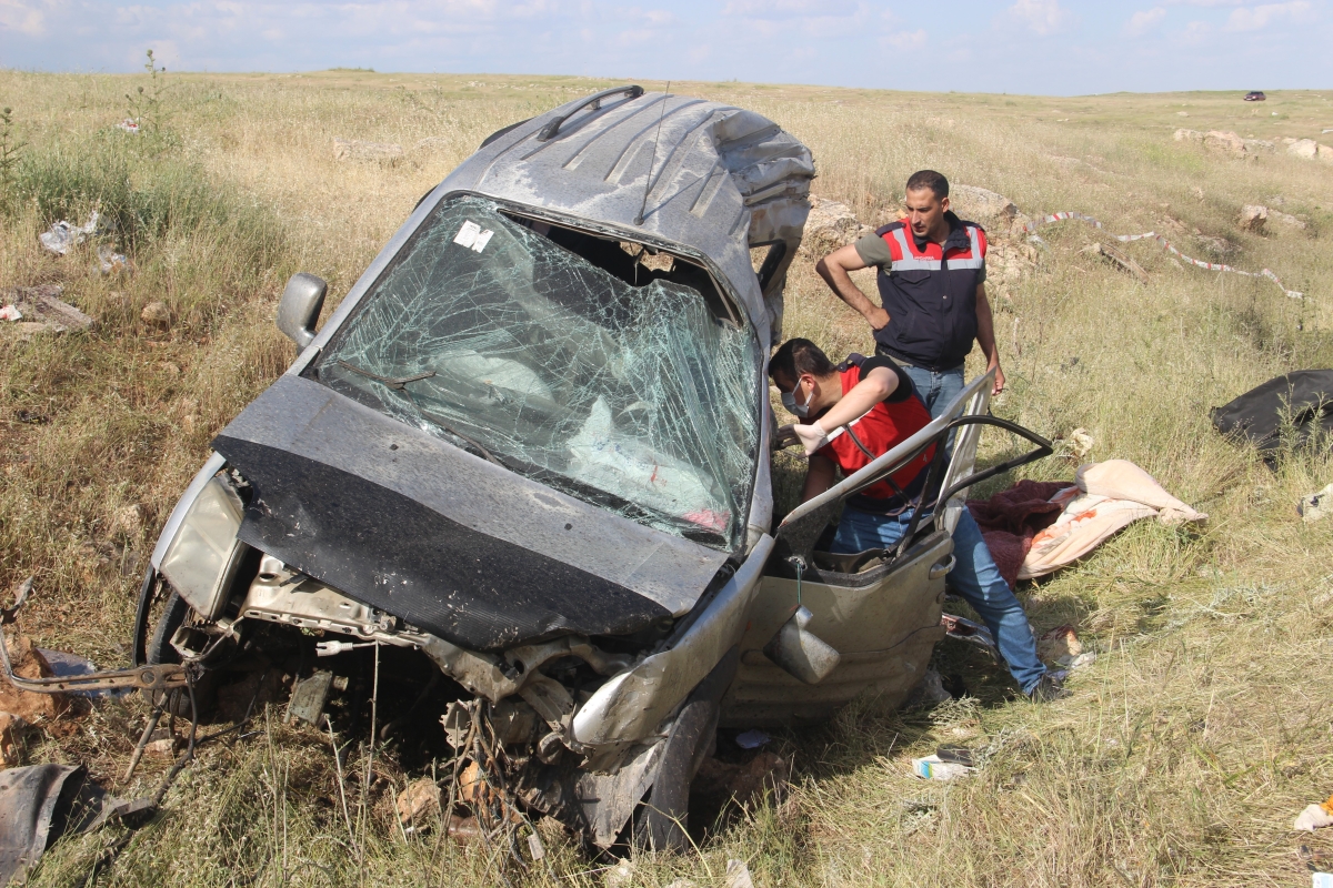 Şanlıurfa suruç yolunda feci kaza 6 ölü, 1 yaralı ,