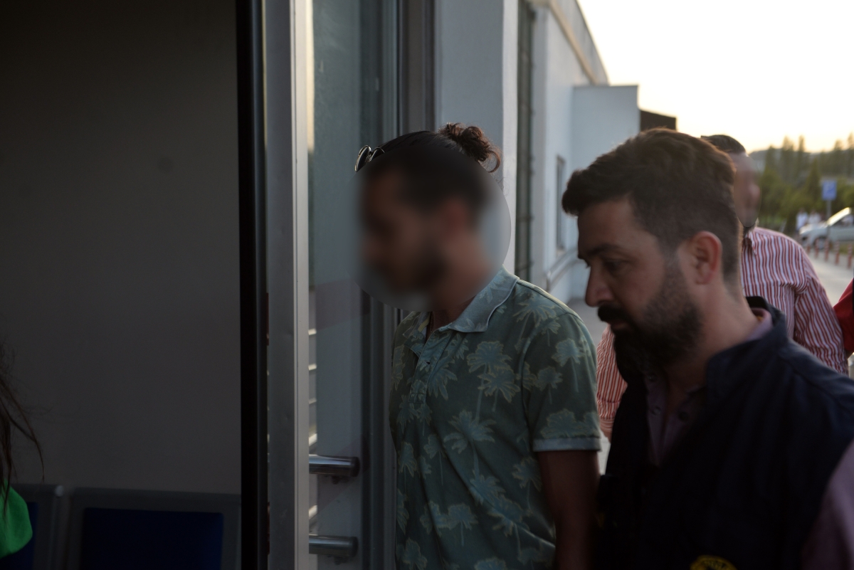 Depremzedelere sosyal medyadan hakaret iddiasına 8 gözaltı