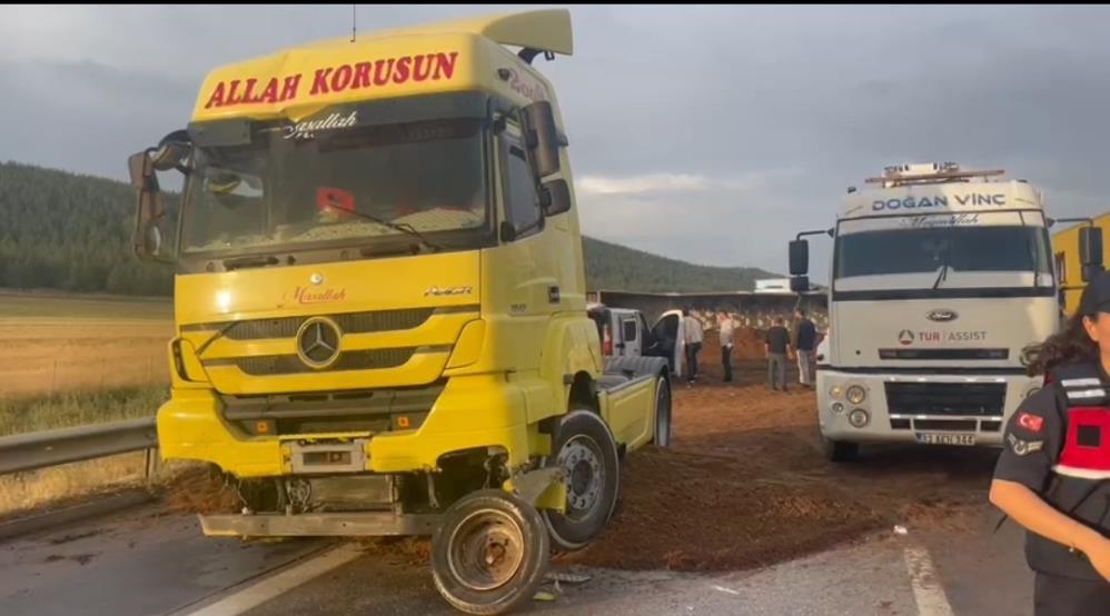 Zincirleme trafik kazası 5 öde