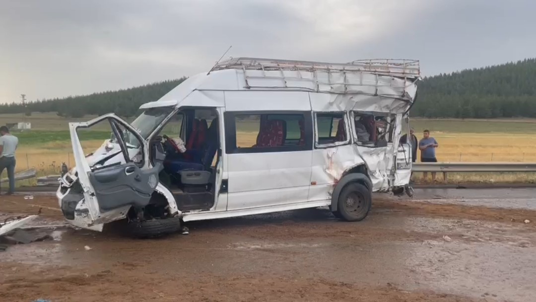 Zincirleme trafik kazası 5 öde
