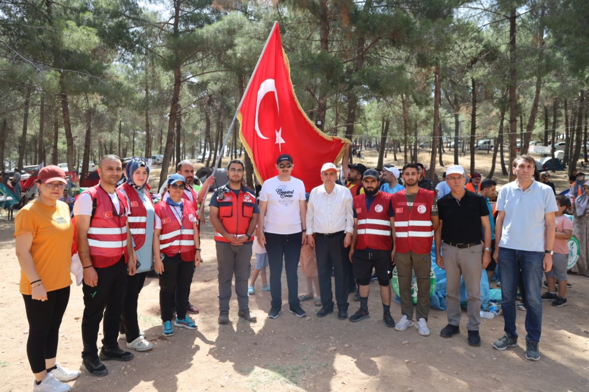 şanlıurfa ormanında çöp toplama