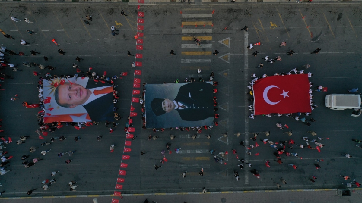 15 TEMMUZ DEMOKRASİ VE MİLLİ BİRLİK GÜNÜ ŞANLIURFA’DA COŞKUYLA KUTLANDI