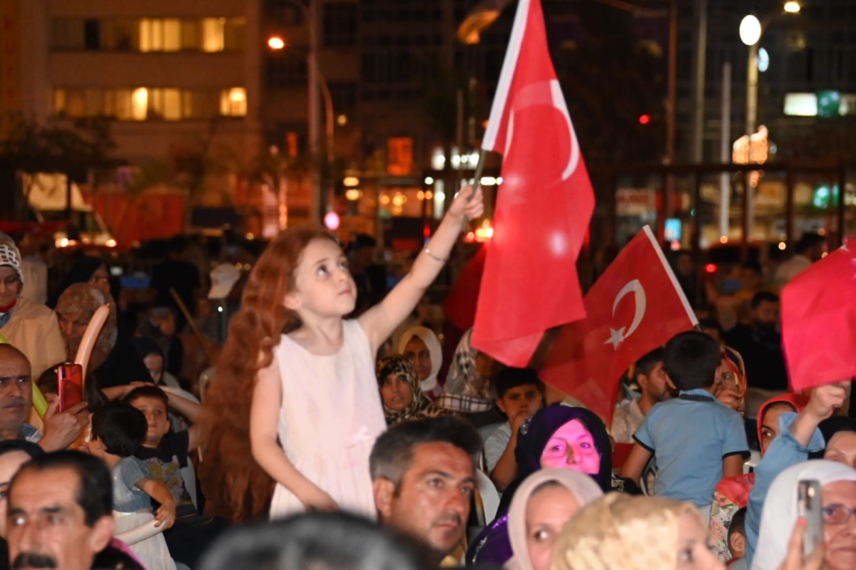 15 TEMMUZ DEMOKRASİ VE MİLLİ BİRLİK GÜNÜ ŞANLIURFA’DA COŞKUYLA KUTLANDI