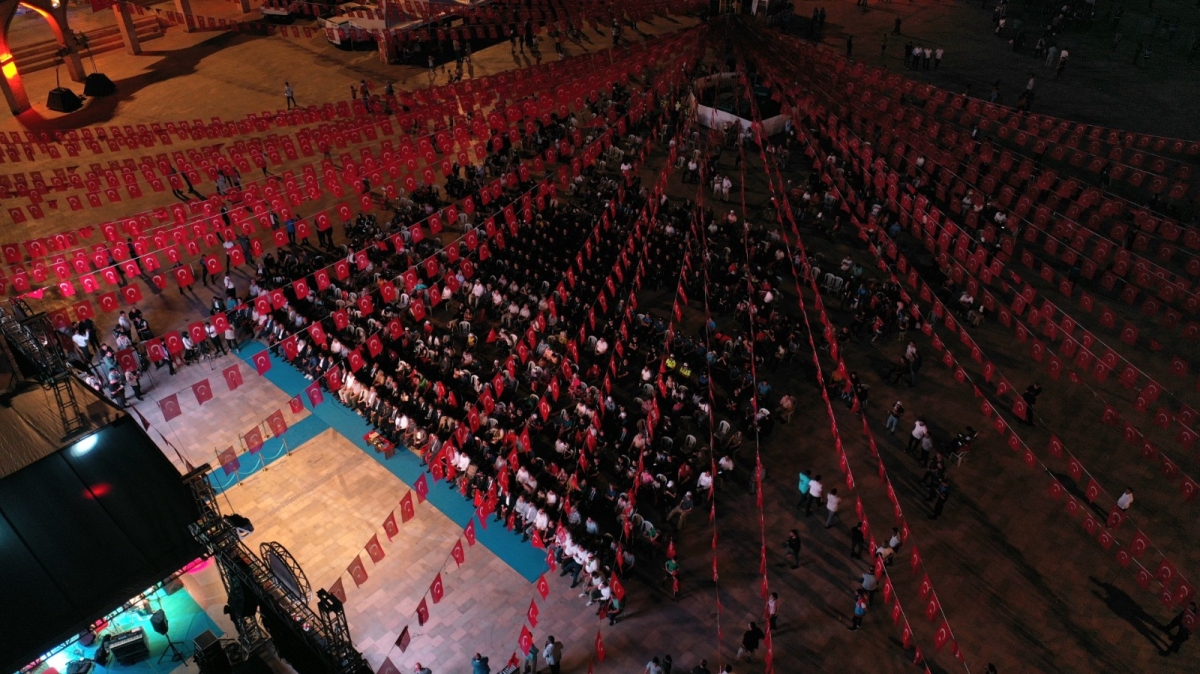 15 TEMMUZ DEMOKRASİ VE MİLLİ BİRLİK GÜNÜ ŞANLIURFA’DA COŞKUYLA KUTLANDI