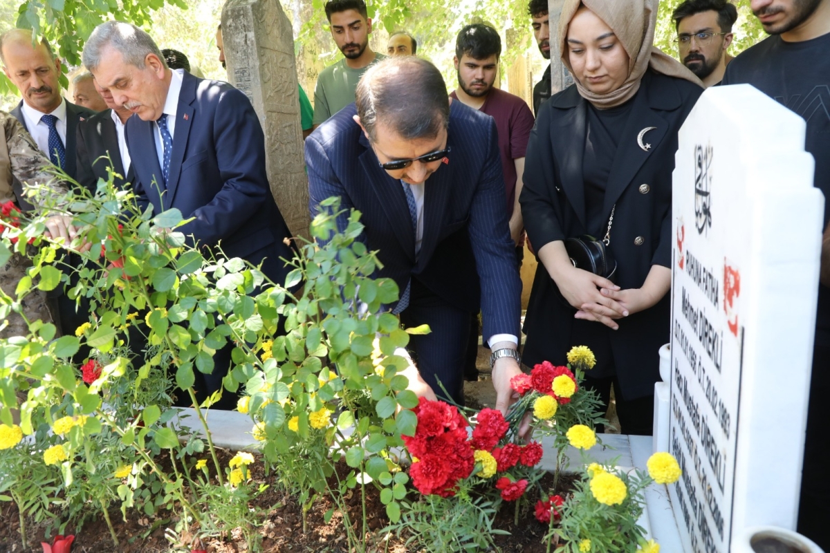 15 TEMMUZ DEMOKRASİ VE MİLLİ BİRLİK GÜNÜ ŞANLIURFA’DA COŞKUYLA KUTLANDI