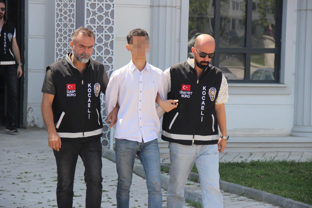 Silahlı kavgada 2 kişi öldü, 4 kişi yaralandı