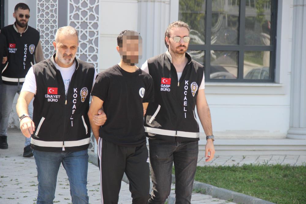 Silahlı kavgada 2 kişi öldü, 4 kişi yaralandı