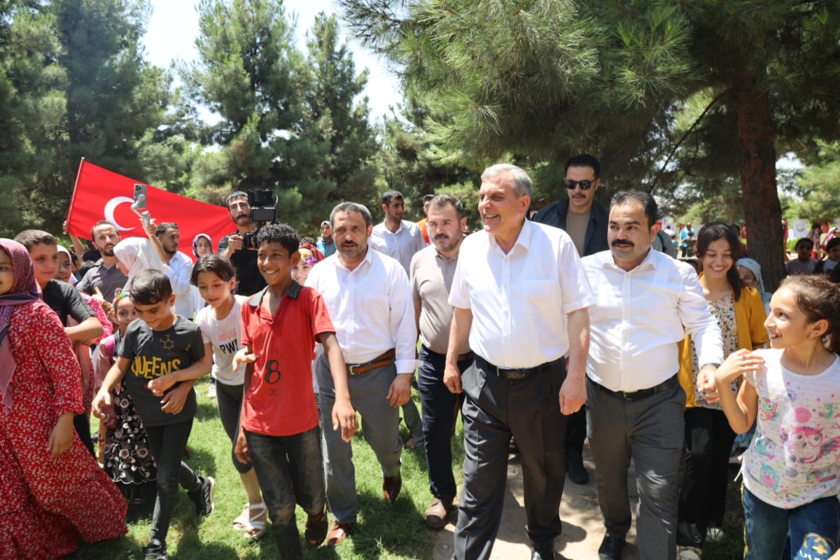 GENÇLİK BULUŞMASI RENKLİ GÖRÜNTÜLERE SAHNE OLDU