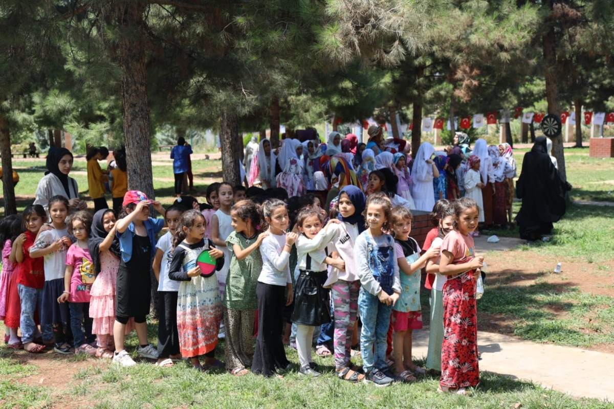GENÇLİK BULUŞMASI RENKLİ GÖRÜNTÜLERE SAHNE OLDU