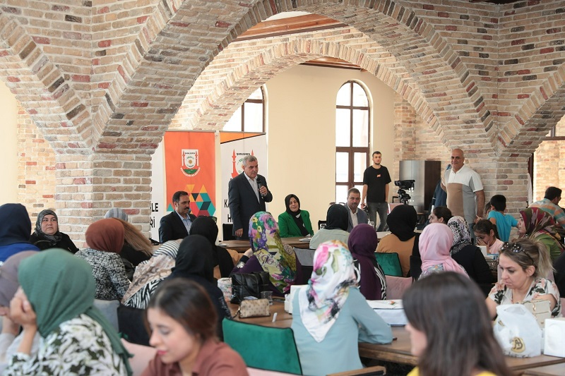 İlk makyaj polise