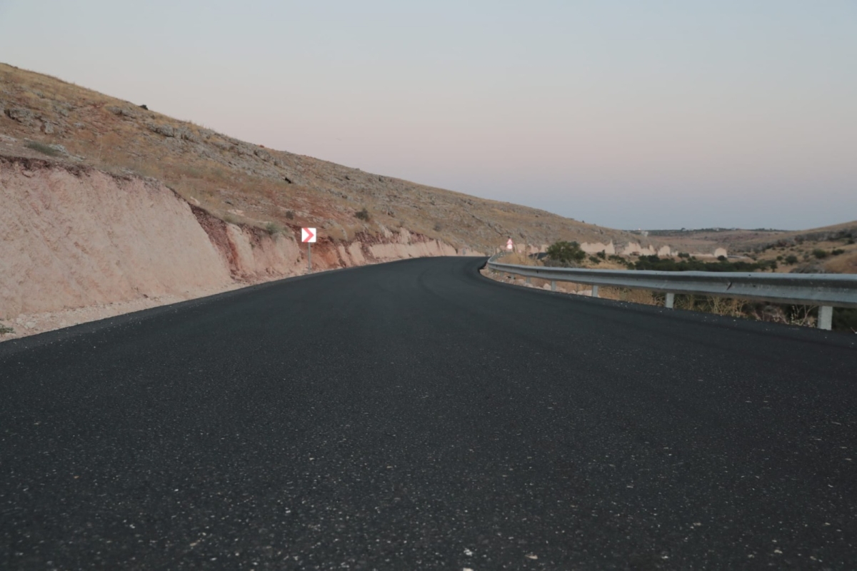 Başkan Beyazgül İle Kırsal Mahalleler Konforlu Yollara Kavuşuyor