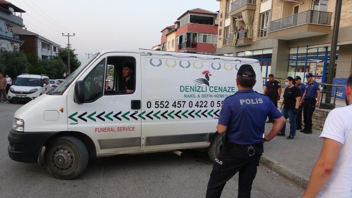 Markette kan donduran olay: Eşini silahla vuran koca intihar etti