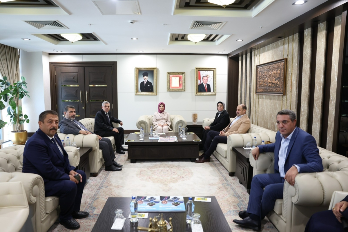 BAKAN MAHİNUR ÖZDEMİR GÖKTAŞ’TAN BAŞKAN BEYAZGÜL’E ZİYARET