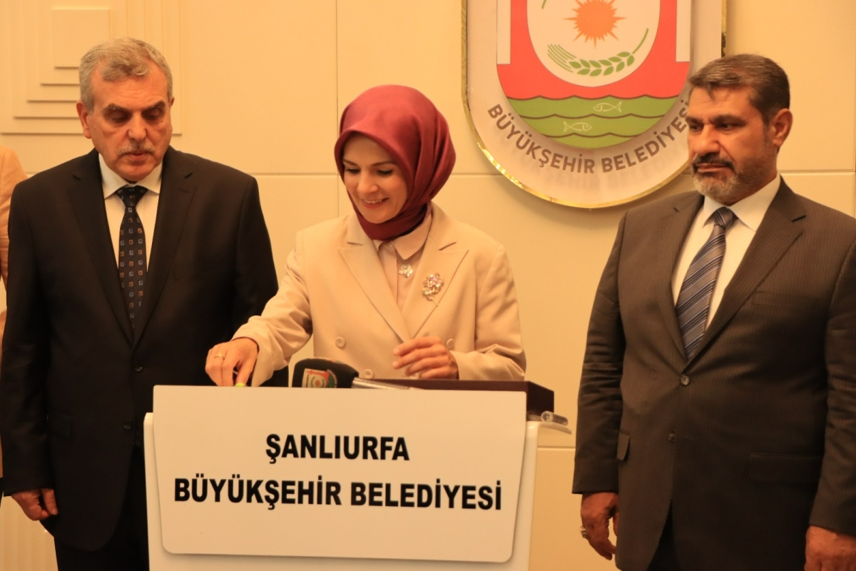 BAKAN MAHİNUR ÖZDEMİR GÖKTAŞ’TAN BAŞKAN BEYAZGÜL’E ZİYARET