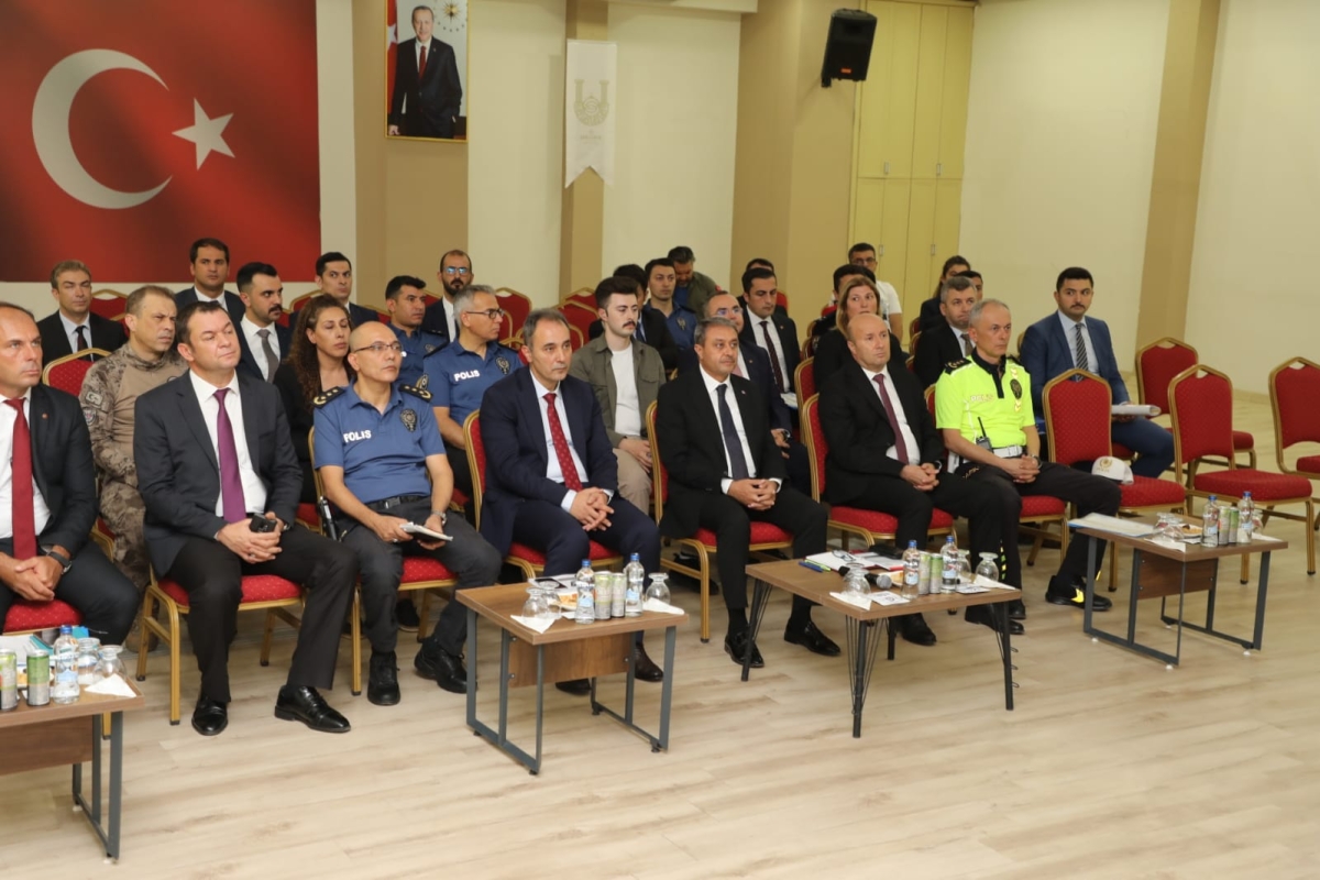 VALİ ŞILDAK İL EMNİYET MÜDÜRLÜĞÜ VE İL JANDARMA KOMUTANLIĞINI ZİYARET ETTİ