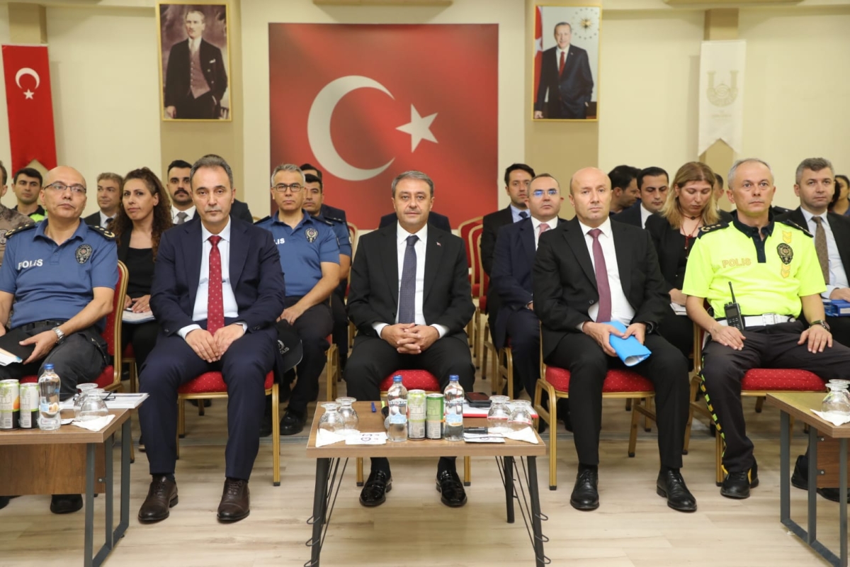 VALİ ŞILDAK İL EMNİYET MÜDÜRLÜĞÜ VE İL JANDARMA KOMUTANLIĞINI ZİYARET ETTİ