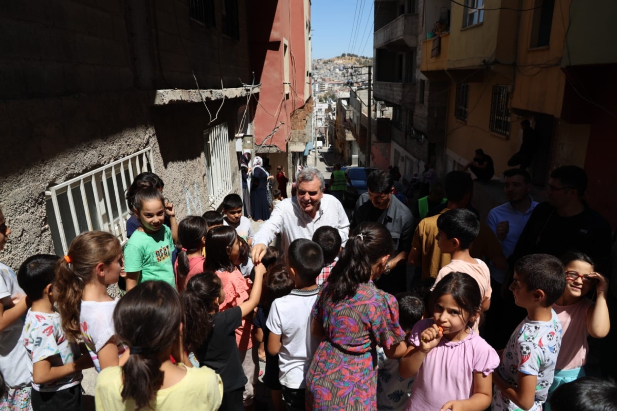 Başkan Beyazgül Çalmadık Kapı Girilmedik Ev Bırakmıyor