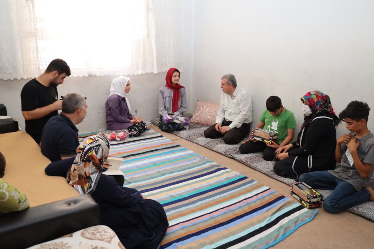 Başkan Beyazgül Çalmadık Kapı Girilmedik Ev Bırakmıyor