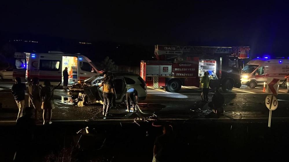 cip ile otomobil çarpıştı: 4 ölü, 2 yaralı