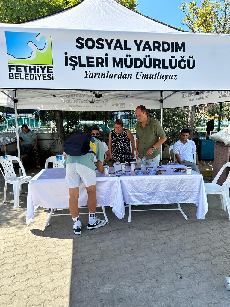 Fethiye Belediyesi ilkokul öğrencilerine yardımları devam ediyor