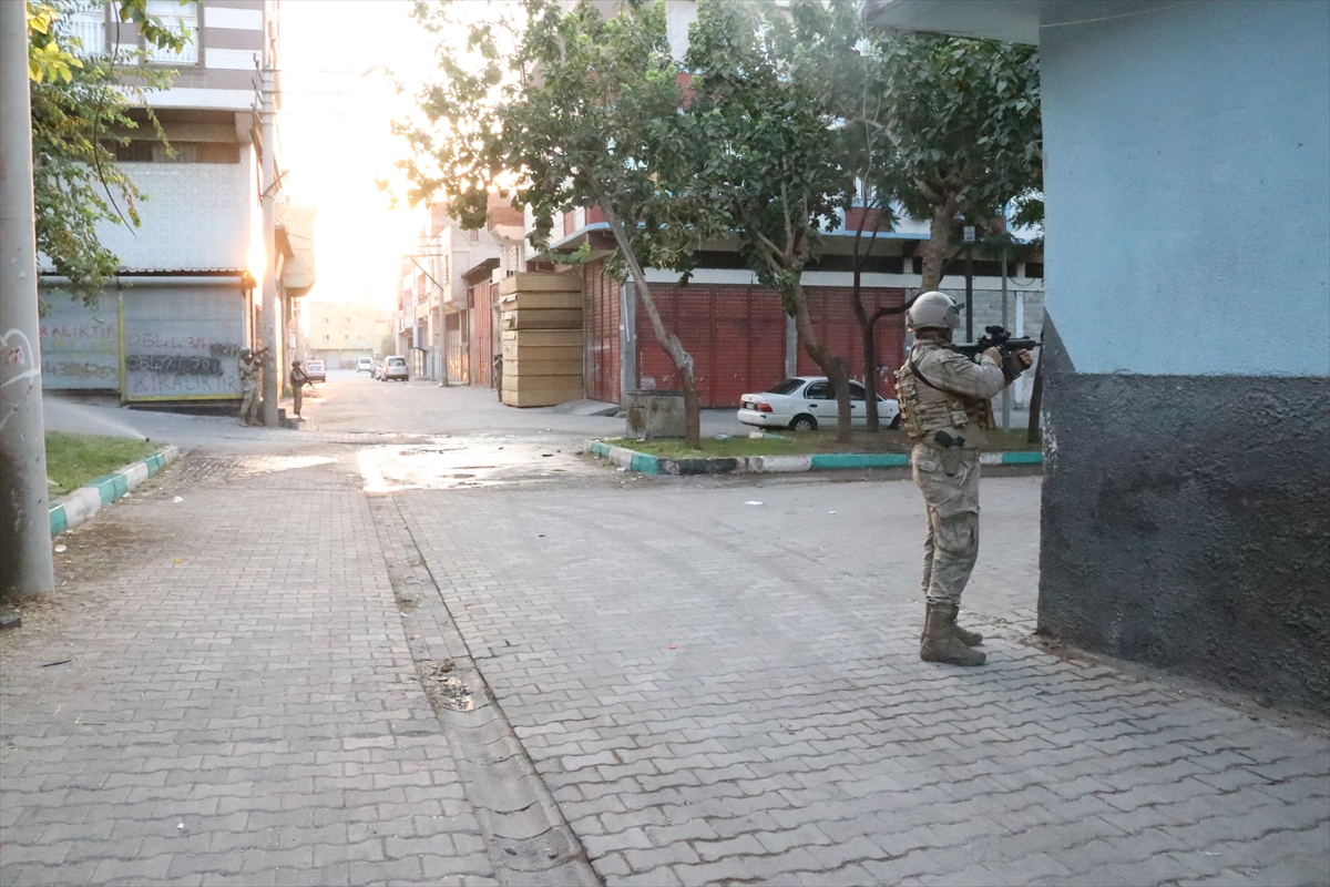 Şanlıurfa'da silah kaçakçılarına operasyonun 57 şüpheli yakalandı