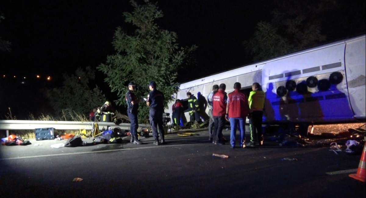 Katliam Gibi Kaza 6 Ölü, 43 Yaralı