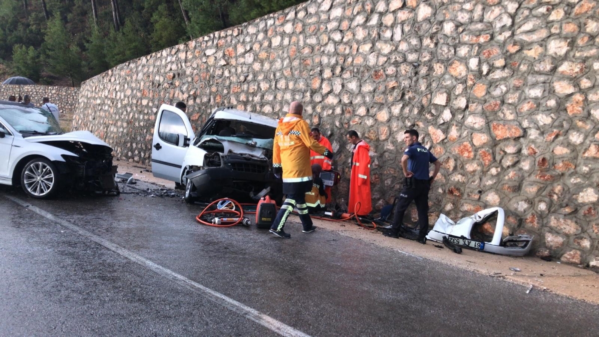 , Antalya’nın, Akseki ilçesinde ,hafif ticari araç,