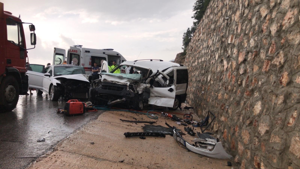 , Antalya’nın, Akseki ilçesinde ,hafif ticari araç,