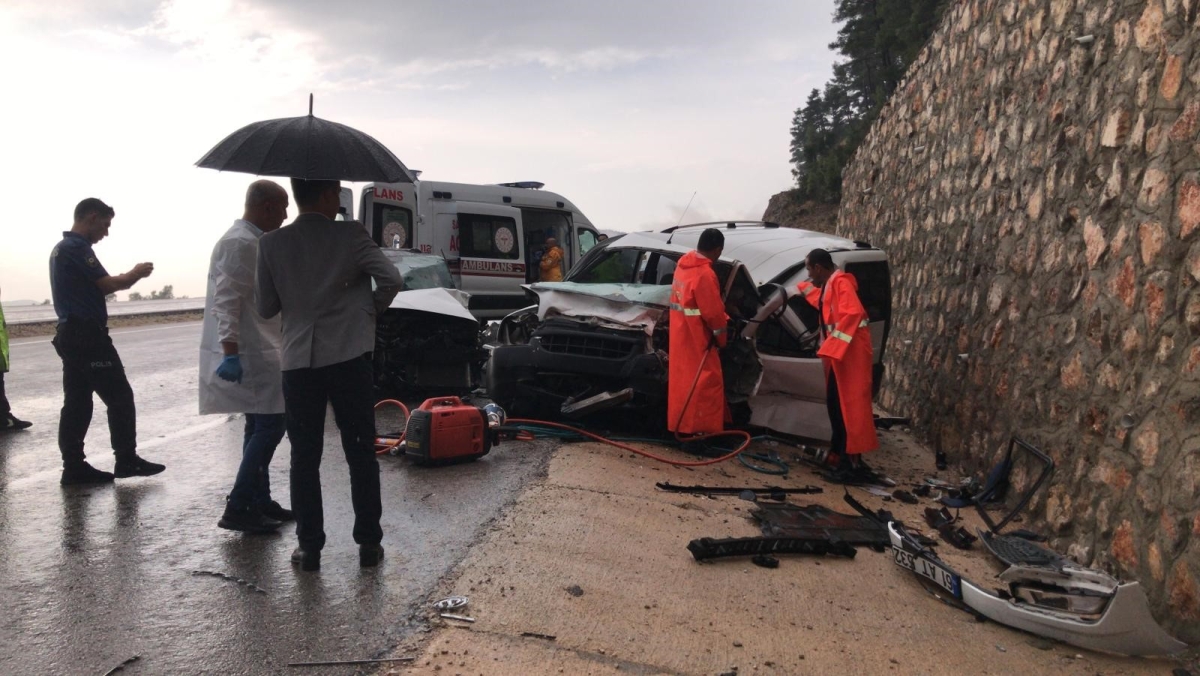 , Antalya’nın, Akseki ilçesinde ,hafif ticari araç,