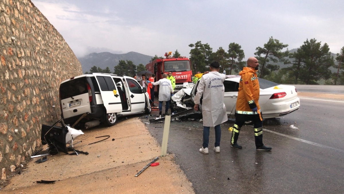 , Antalya’nın, Akseki ilçesinde ,hafif ticari araç,