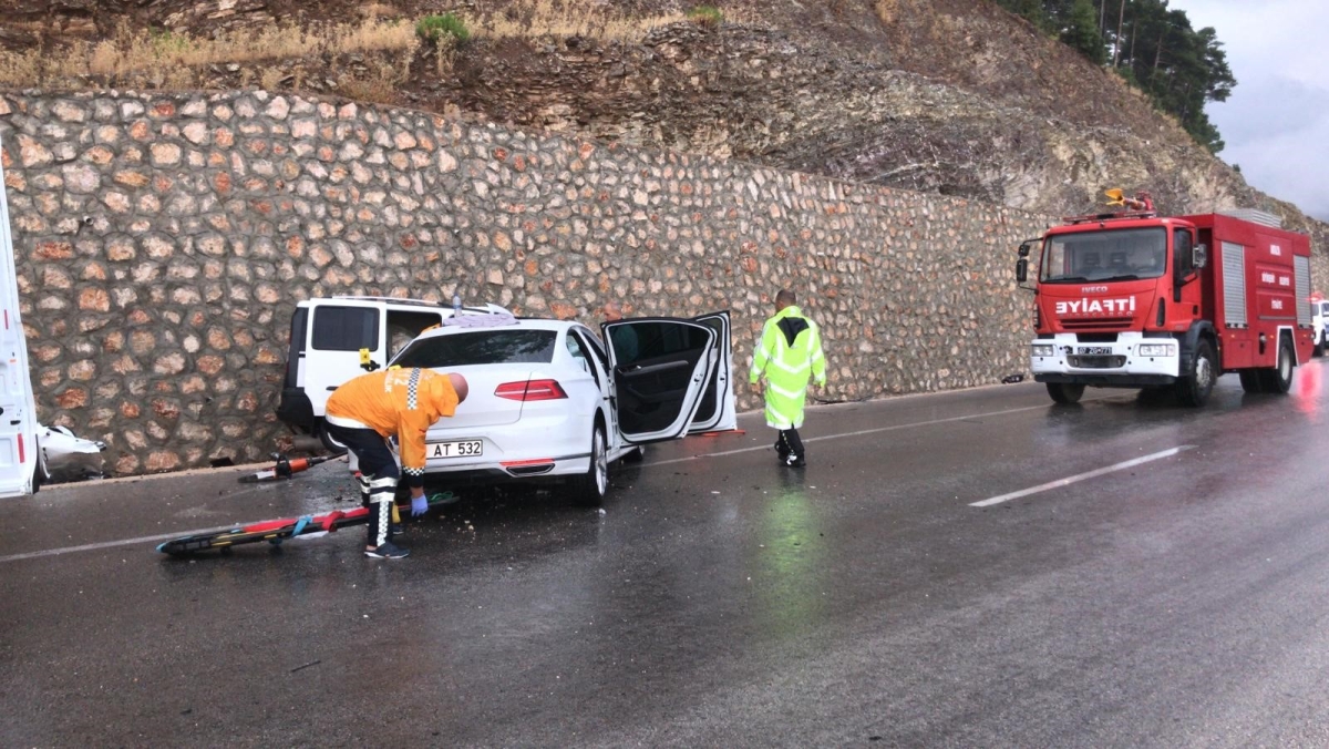 , Antalya’nın, Akseki ilçesinde ,hafif ticari araç,