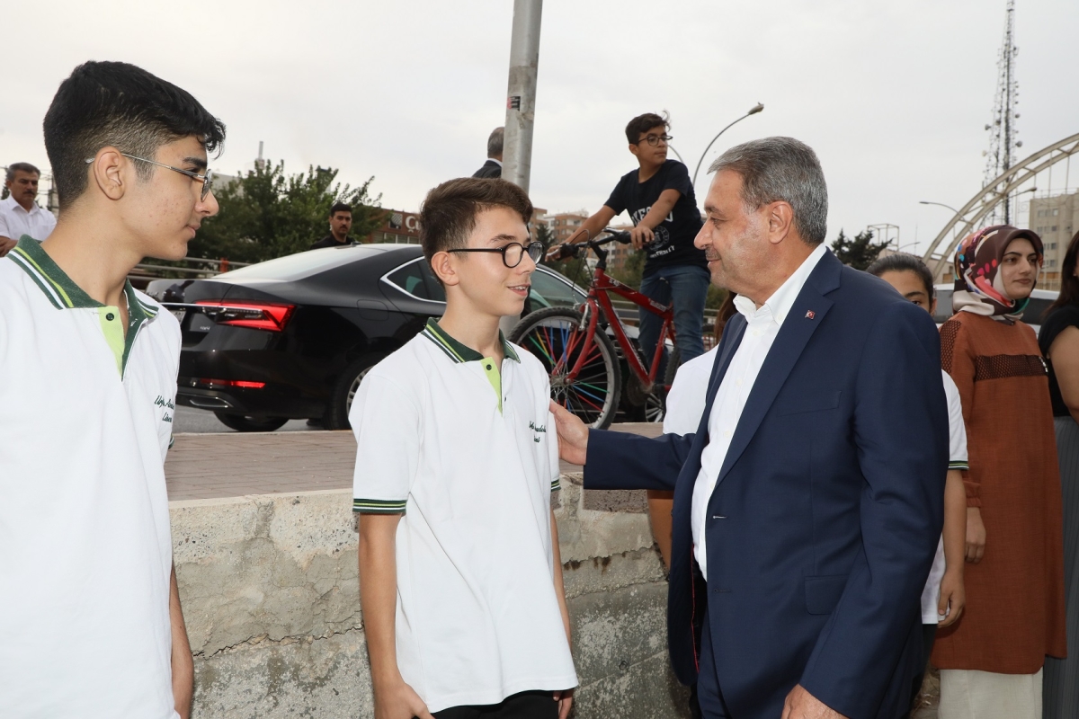 VALİ ŞILDAK OKUL GÜVENLİĞİ KONUSUNDA ESNAFI BİLGİLENDİRDİ