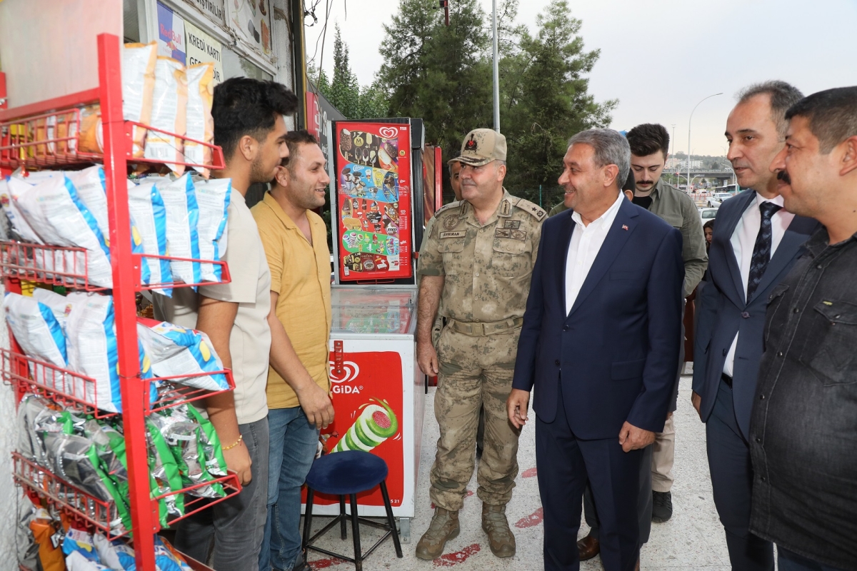 VALİ ŞILDAK OKUL GÜVENLİĞİ KONUSUNDA ESNAFI BİLGİLENDİRDİ