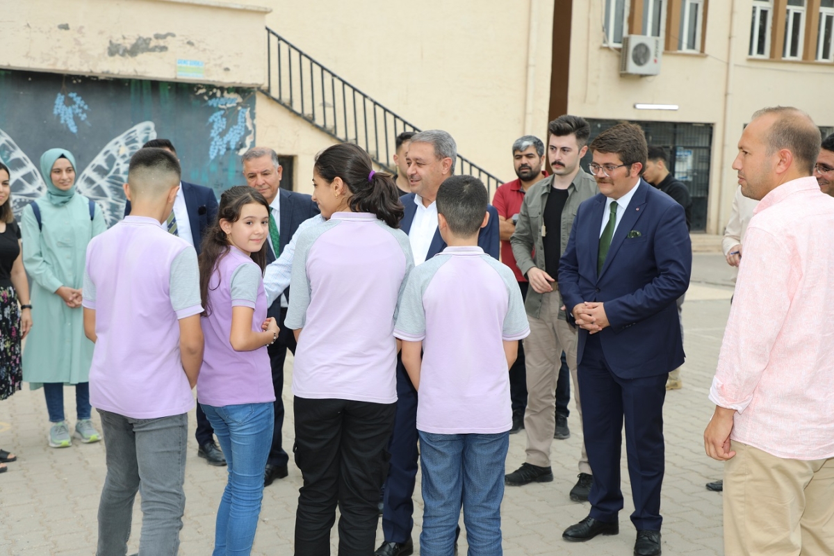 VALİ ŞILDAK OKUL GÜVENLİĞİ KONUSUNDA ESNAFI BİLGİLENDİRDİ