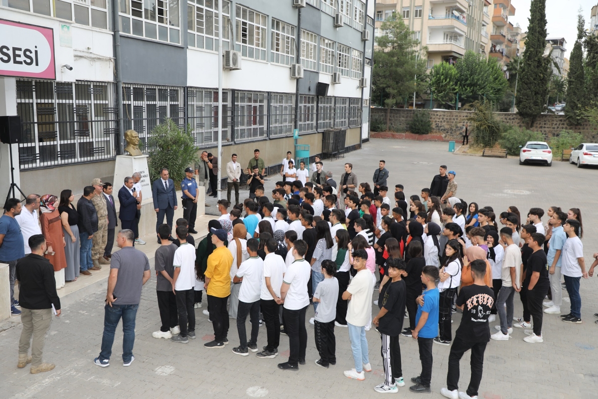 VALİ ŞILDAK OKUL GÜVENLİĞİ KONUSUNDA ESNAFI BİLGİLENDİRDİ