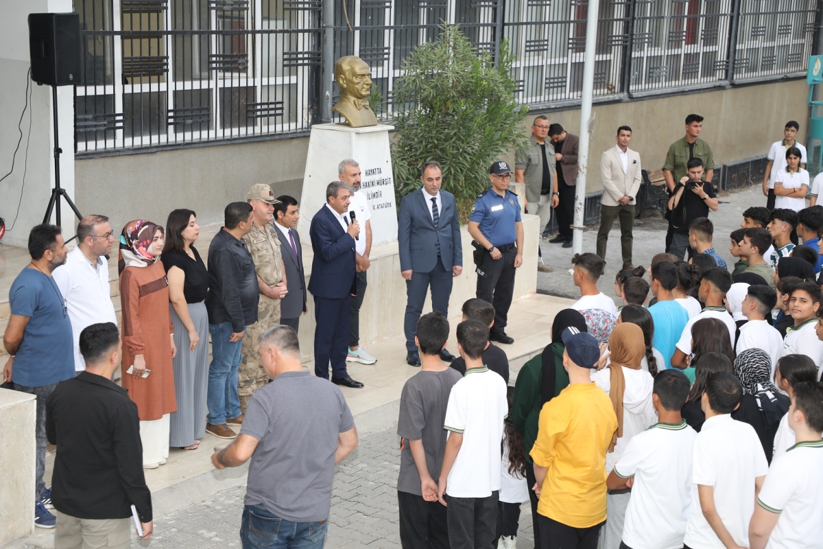 VALİ ŞILDAK OKUL GÜVENLİĞİ KONUSUNDA ESNAFI BİLGİLENDİRDİ