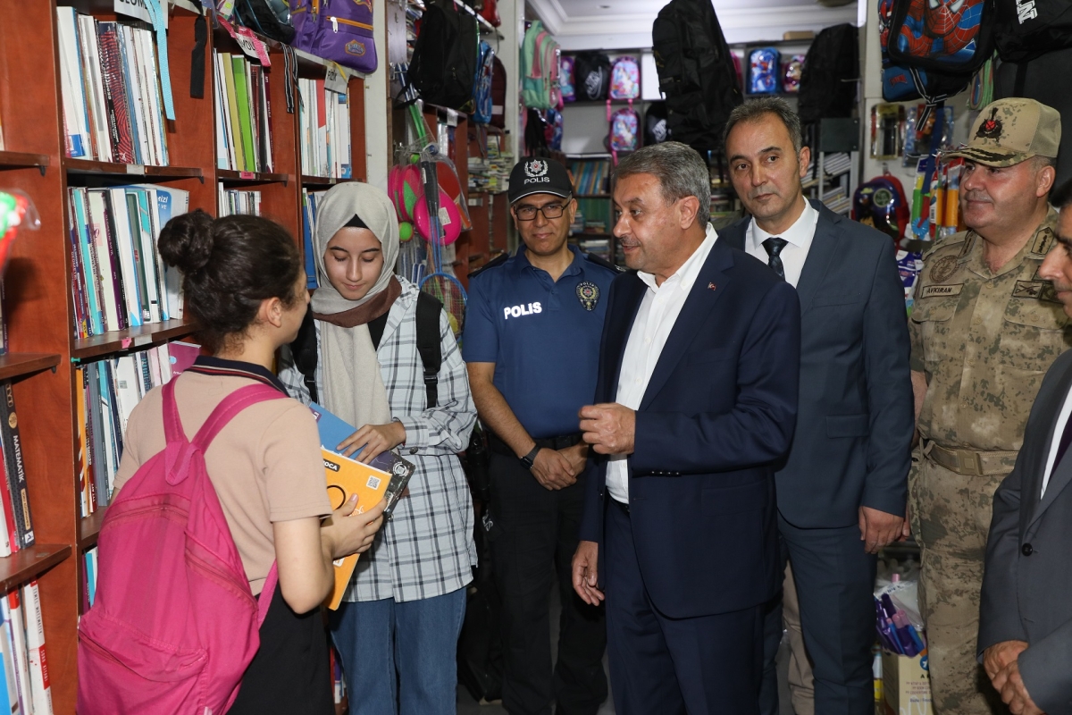 VALİ ŞILDAK OKUL GÜVENLİĞİ KONUSUNDA ESNAFI BİLGİLENDİRDİ